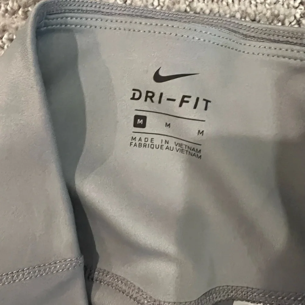 Nike Women's 7/8 Swoosh Running Leggings - DB4374-073 - Medium